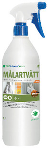 Sprayflaska med etikett "Biokleen eco Målartvätt", vit och blå design, innehåll 1L.