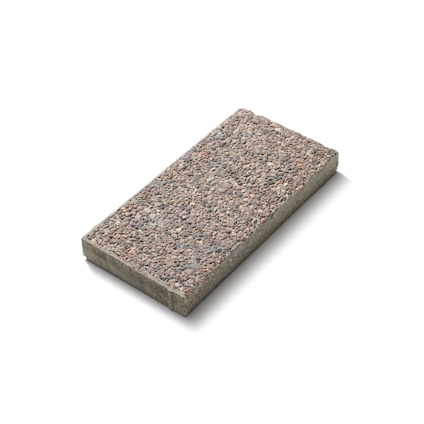 Rektangulär betongplatta med exponerad naturlig singelyta i grå och rödbruna toner.