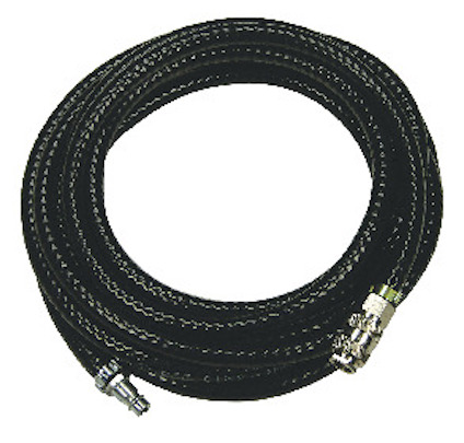 Svart tryckluftsslang i PVC med metallkopplingar, ihoprullad.