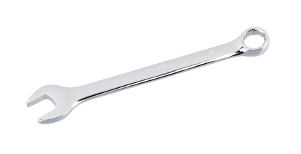 Kromad ringnyckel med öppen och sluten ända, placerad på vit bakgrund.