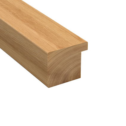 Rektangulär träförhöjare med slät yta och synlig träådring.