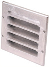 Ventilgaller i gjuten aluminium med fyra horisontella lameller och rundade hörn.