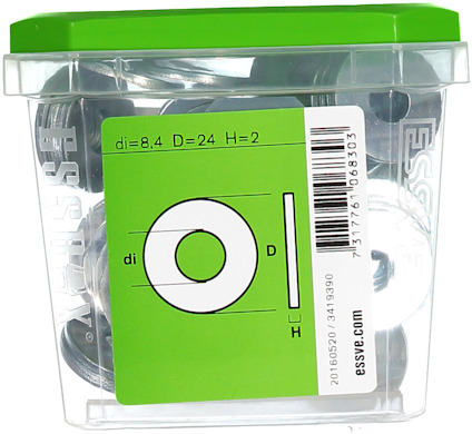 Plastförpackning med grönt lock innehållande metallschims. Text: "di=8.4 D=24 H=2". Streckkod och ESSVE-logotyp.