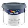 Färgpyts med texten "Nordsjö MASTER WALL FILLER" och en färgglad logotyp på framsidan.