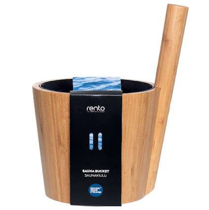 Bambuhink med handtag och etikett som säger "Rento" och "Sauna Bucket Saunakulu".